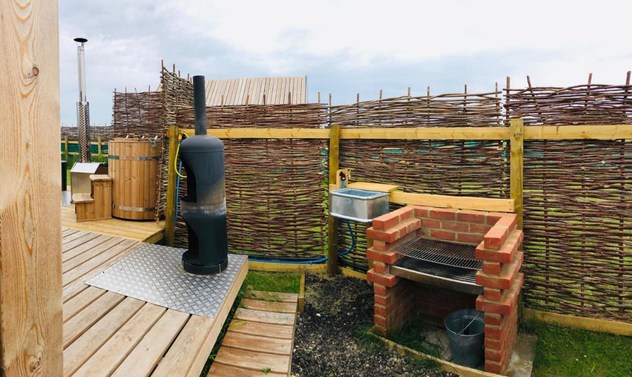 Lushna 8 Petite At Lee Wick Farm Cottages And Glamping Clacton-on-Sea Buitenkant foto